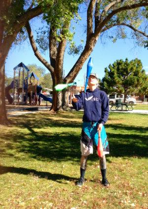Photo of juggler at Young Park